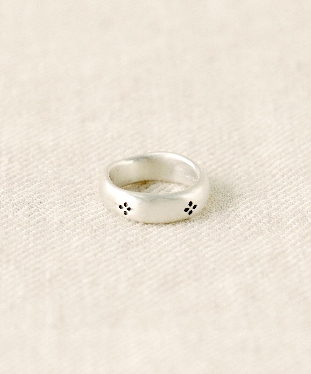 【一部受注生産商品】MASATO INOUE マサト イノウエ / ドット シルバー リング R-8-F アクセサリー MEN SILVER 11号 【一部受注生産商品】MASATO INOUE マサト イノウエ / ドット シルバー リング R-8-F アクセサリー MEN SILVER 11号