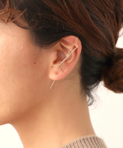 Labulgara / Horizon Needle Earring