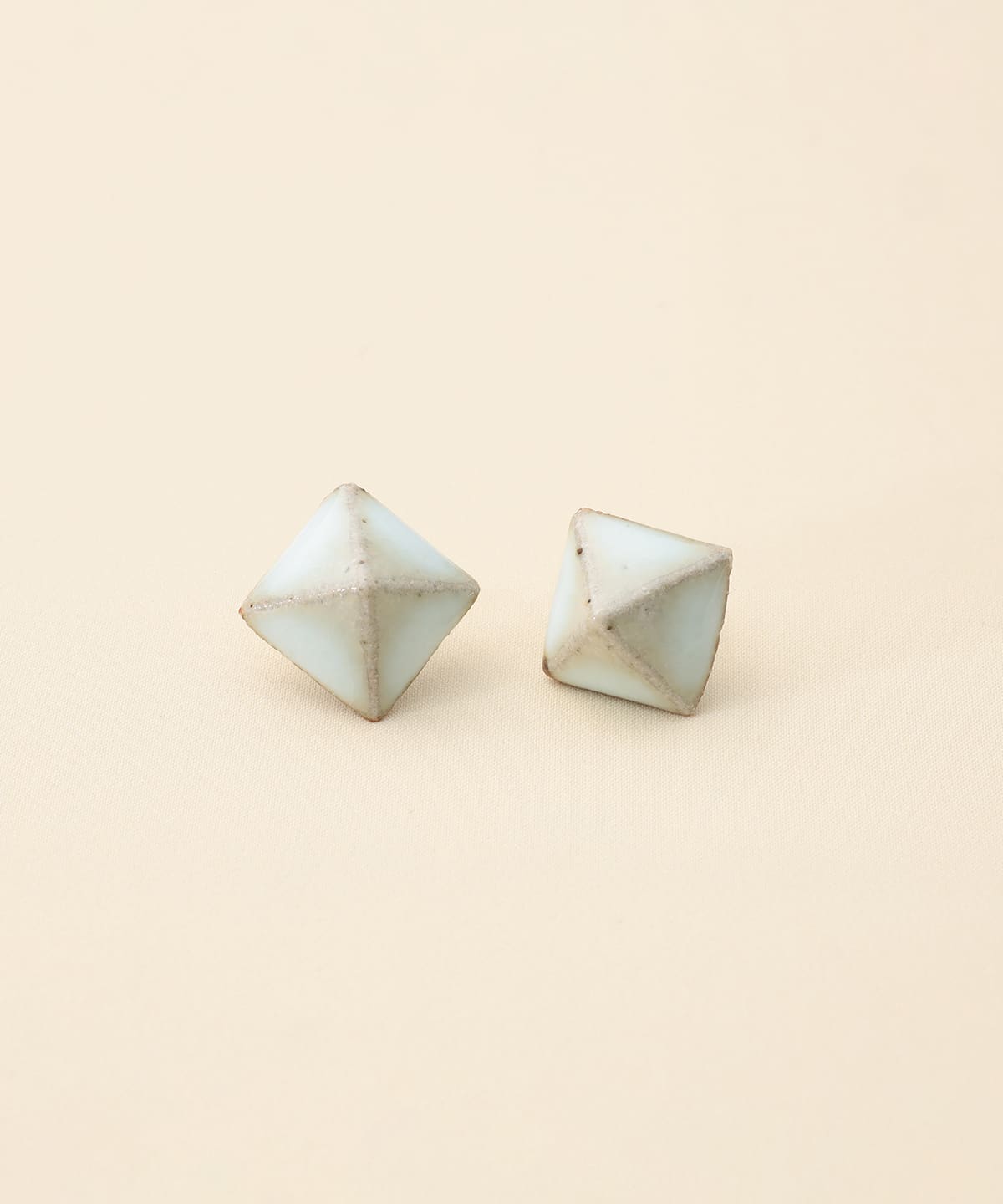 HIZEN jewelry ヒゼンジュエリー / 武雄焼 スタッズ モチーフ ピアス アクセサリー WOMEN NATURAL ONE SIZE HIZEN jewelry ヒゼンジュエリー / 武雄焼 スタッズ モチーフ ピアス アクセサリー WOMEN NATURAL ONE SIZE