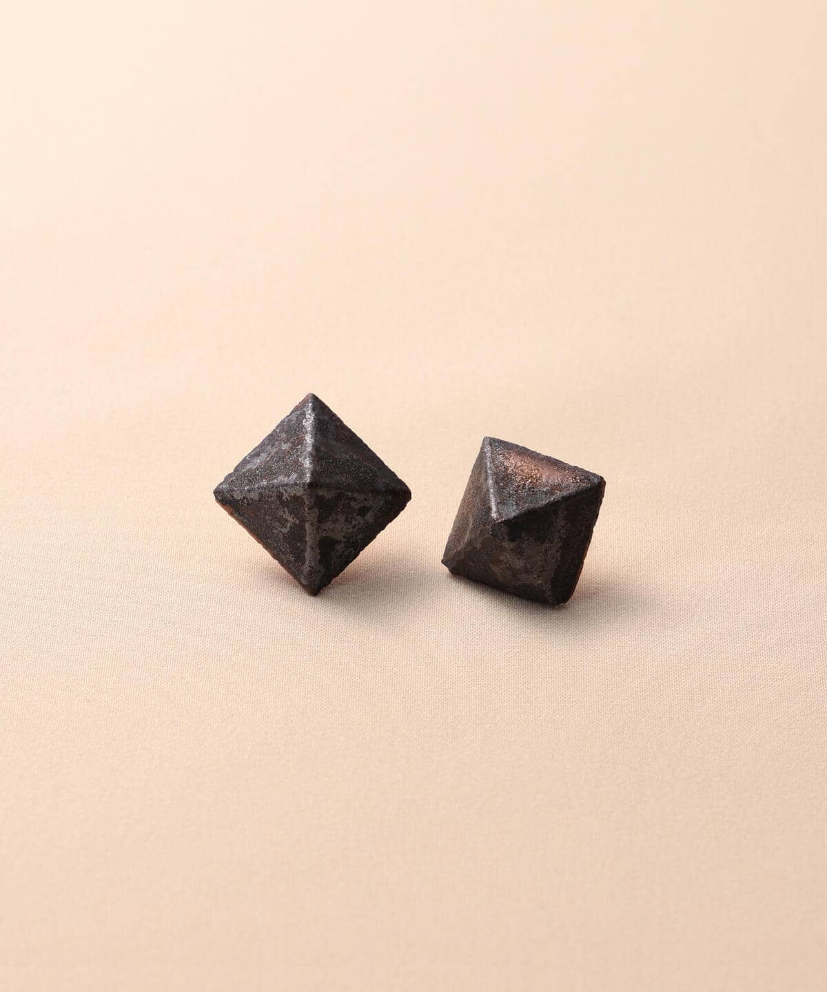 HIZEN jewelry ヒゼンジュエリー / 武雄焼 スタッズ モチーフ ピアス アクセサリー WOMEN GREY ONE SIZE HIZEN jewelry ヒゼンジュエリー / 武雄焼 スタッズ モチーフ ピアス アクセサリー WOMEN GREY ONE SIZE