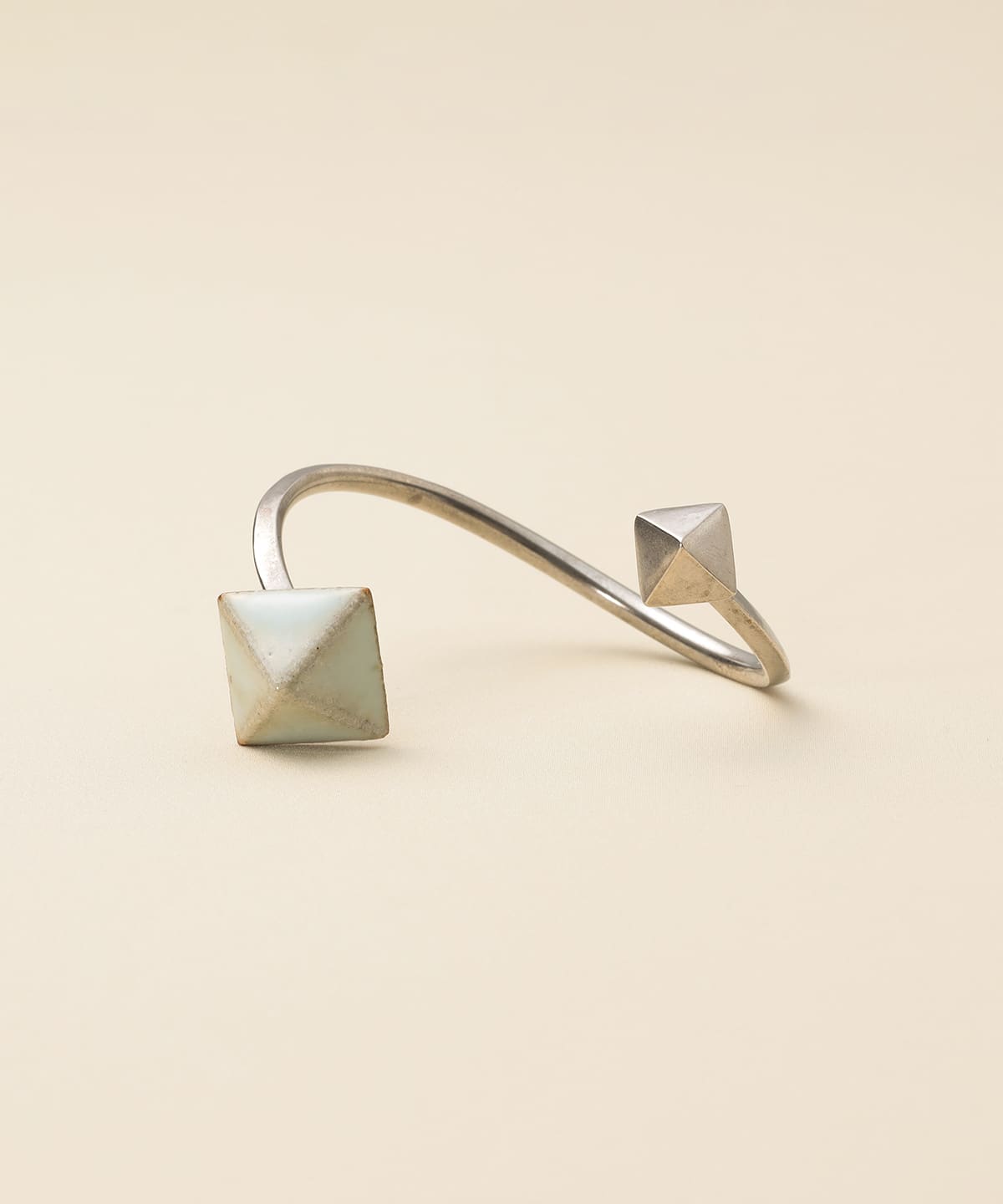HIZEN jewelry ヒゼンジュエリー / 武雄焼 スタッズ モチーフ デザイン バングル アクセサリー WOMEN NATURAL ONE SIZE HIZEN jewelry ヒゼンジュエリー / 武雄焼 スタッズ モチーフ デザイン バングル アクセサリー WOMEN NATURAL ONE SIZE