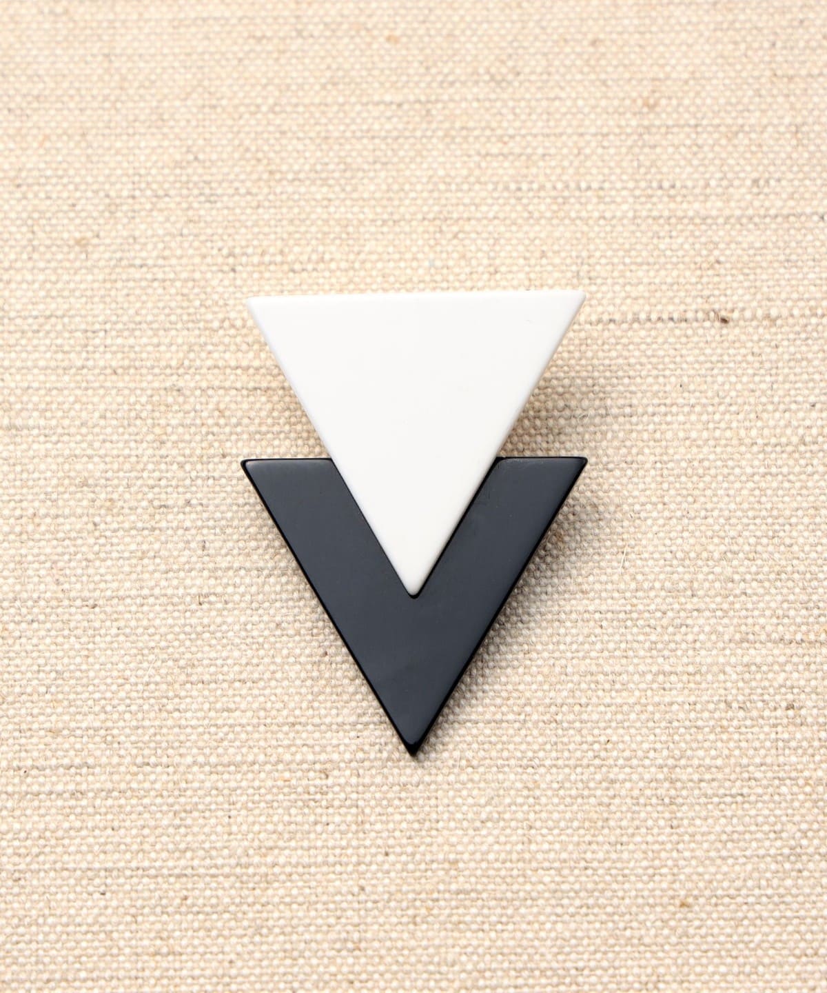 Paris Vintage / トライアングル ブローチ アクセサリー WOMEN IVORY ONE SIZE Paris Vintage / トライアングル ブローチ アクセサリー WOMEN IVORY ONE SIZE