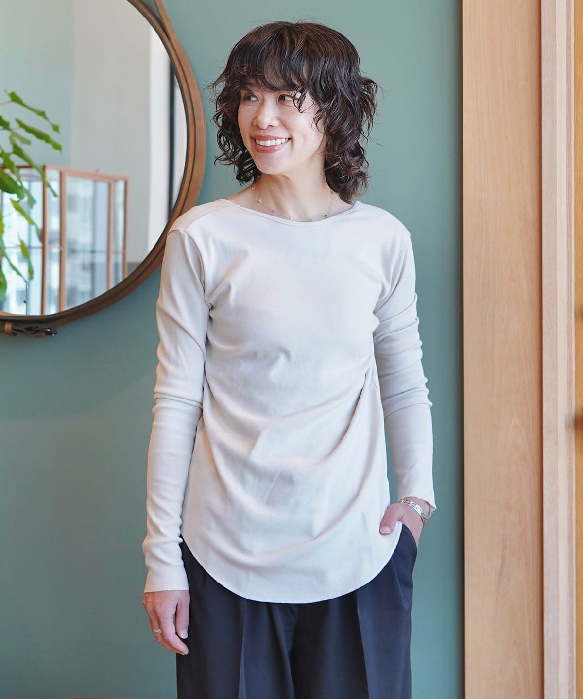 若生多絵子@B印MARKET / &her Deep V Longsleeve Tops Tシャツ・カットソー WOMEN NEW BEIGE ONE SIZE 若生多絵子@B印MARKET / &her Deep V Longsleeve Tops Tシャツ・カットソー WOMEN NEW BEIGE ONE SIZE