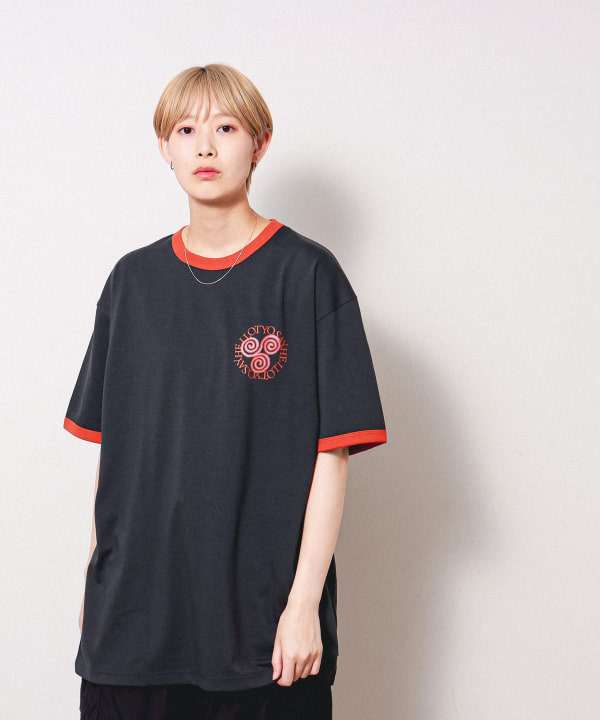 BEAMS T（ビームスT）SAYHELLO / Jan Trim Tシャツ（Tシャツ