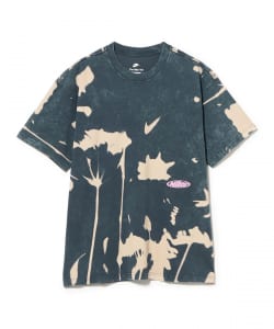 NIKE / LSE FLORAL PRINT TEE（DARK OBSIDIAN）