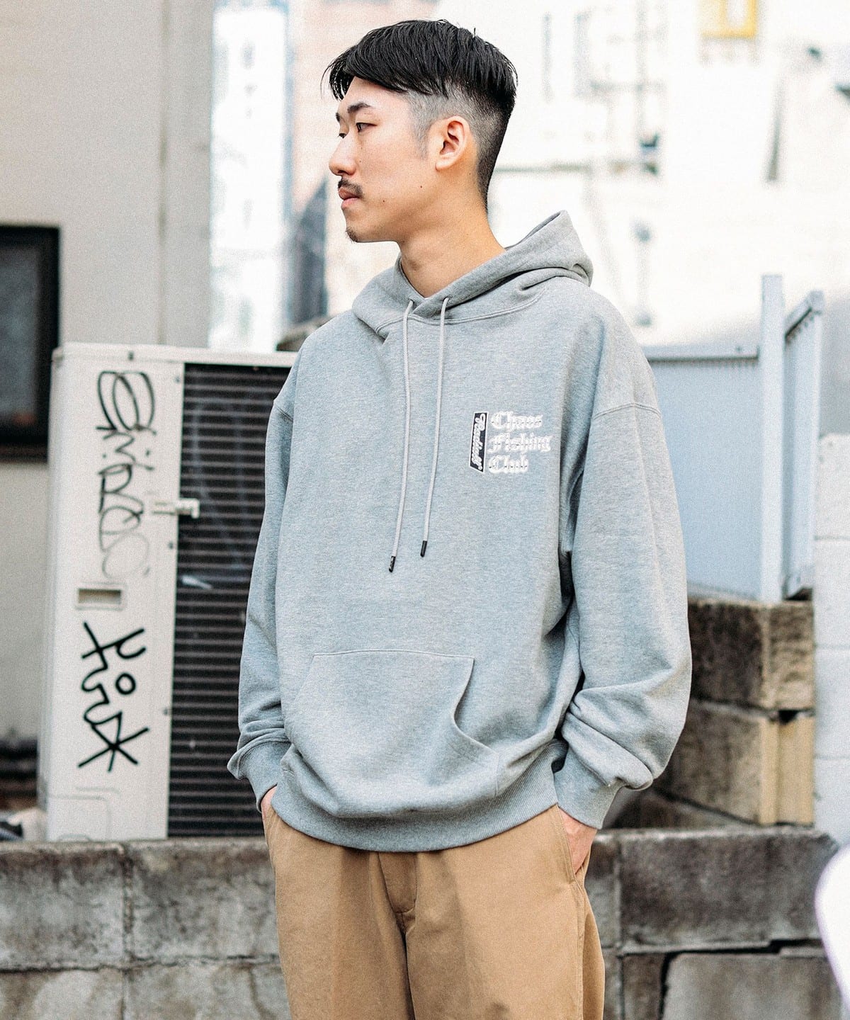 BEAMS T（ビームスT）【タイムセール】Chaos Fishing Club × Radiall / Chrome Letters Hoodie（トップス  パーカー）通販｜BEAMS