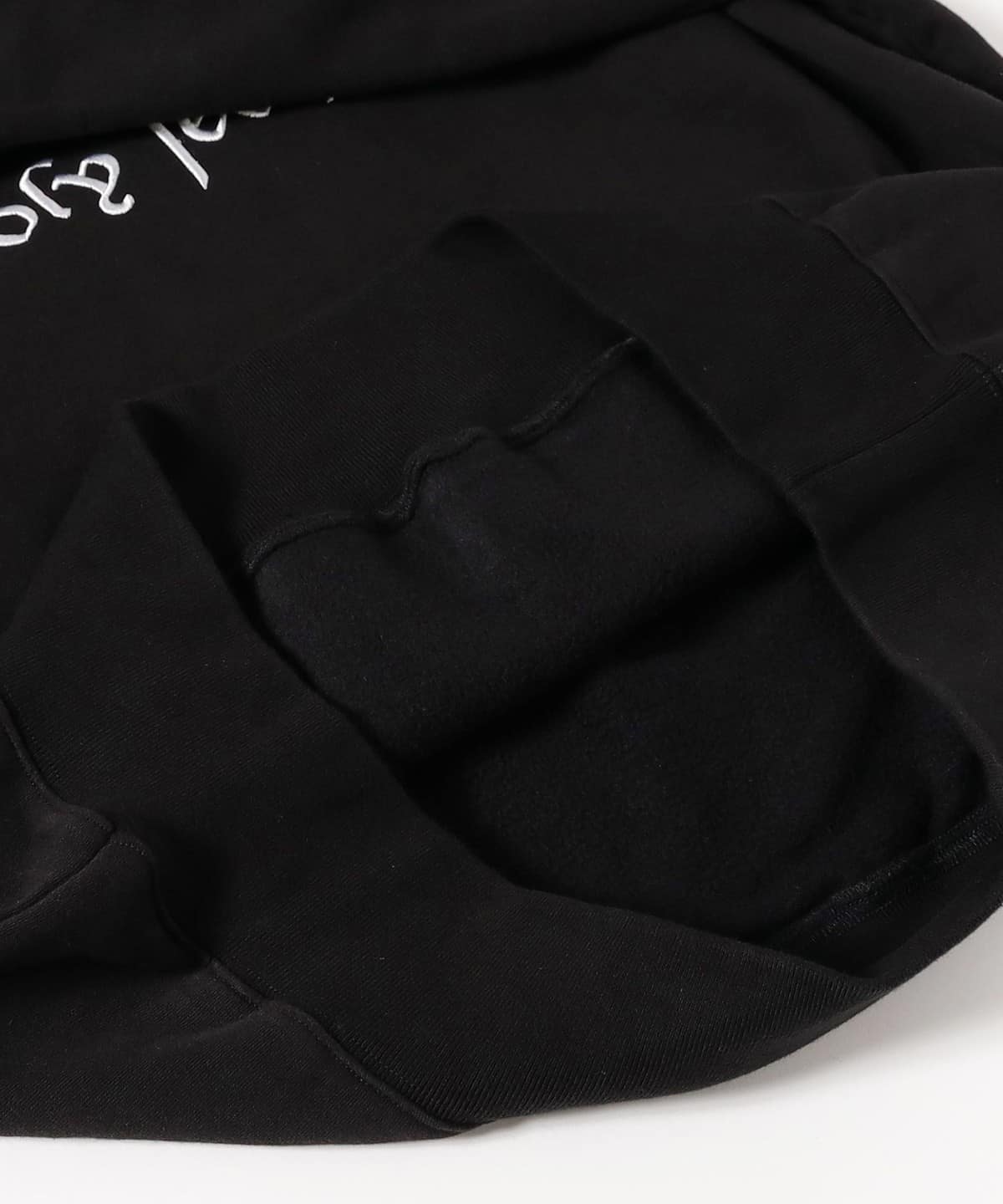 BEAMS T（ビームスT）BOILER ROOM / Holy Techno Hood Black（トップス