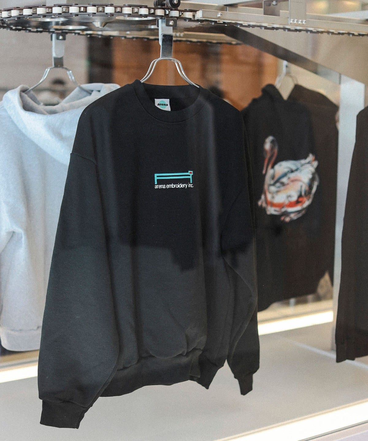 【別注】Arena embroidery / thinking Crewneck Sweat トップス MEN BLACK L 【別注】Arena embroidery / thinking Crewneck Sweat トップス MEN BLACK L
