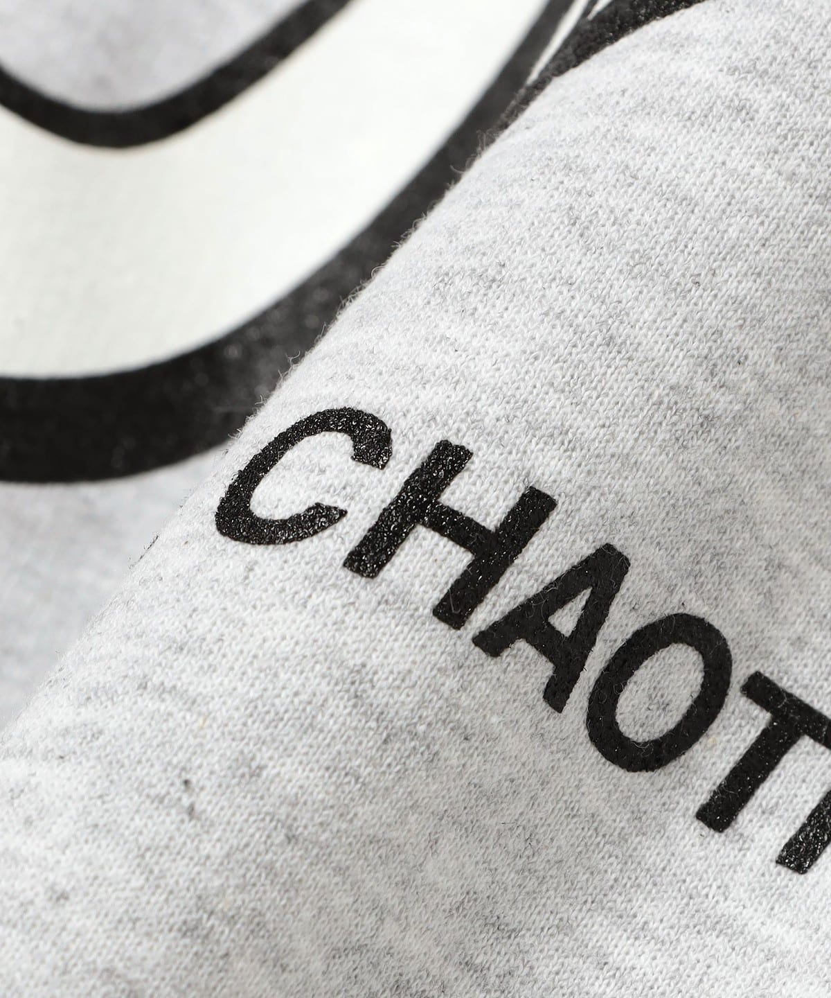 BEAMS T（ビームスT）Chaos Fishing Club / WORM LOGO Crew Sweat