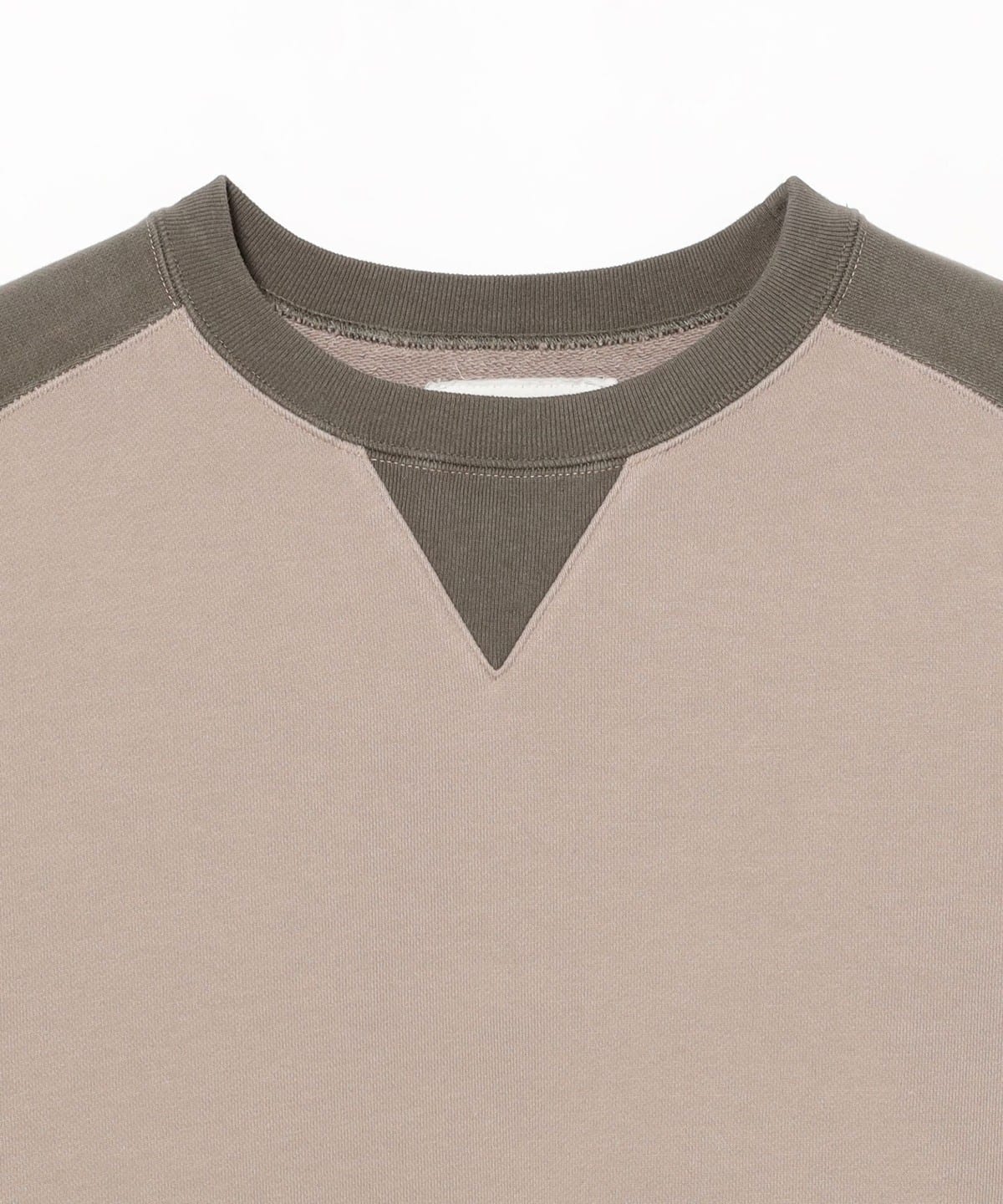 BEAMS T（ビームスT）C.E / PANEL SHOULDER CREW NECK（トップス