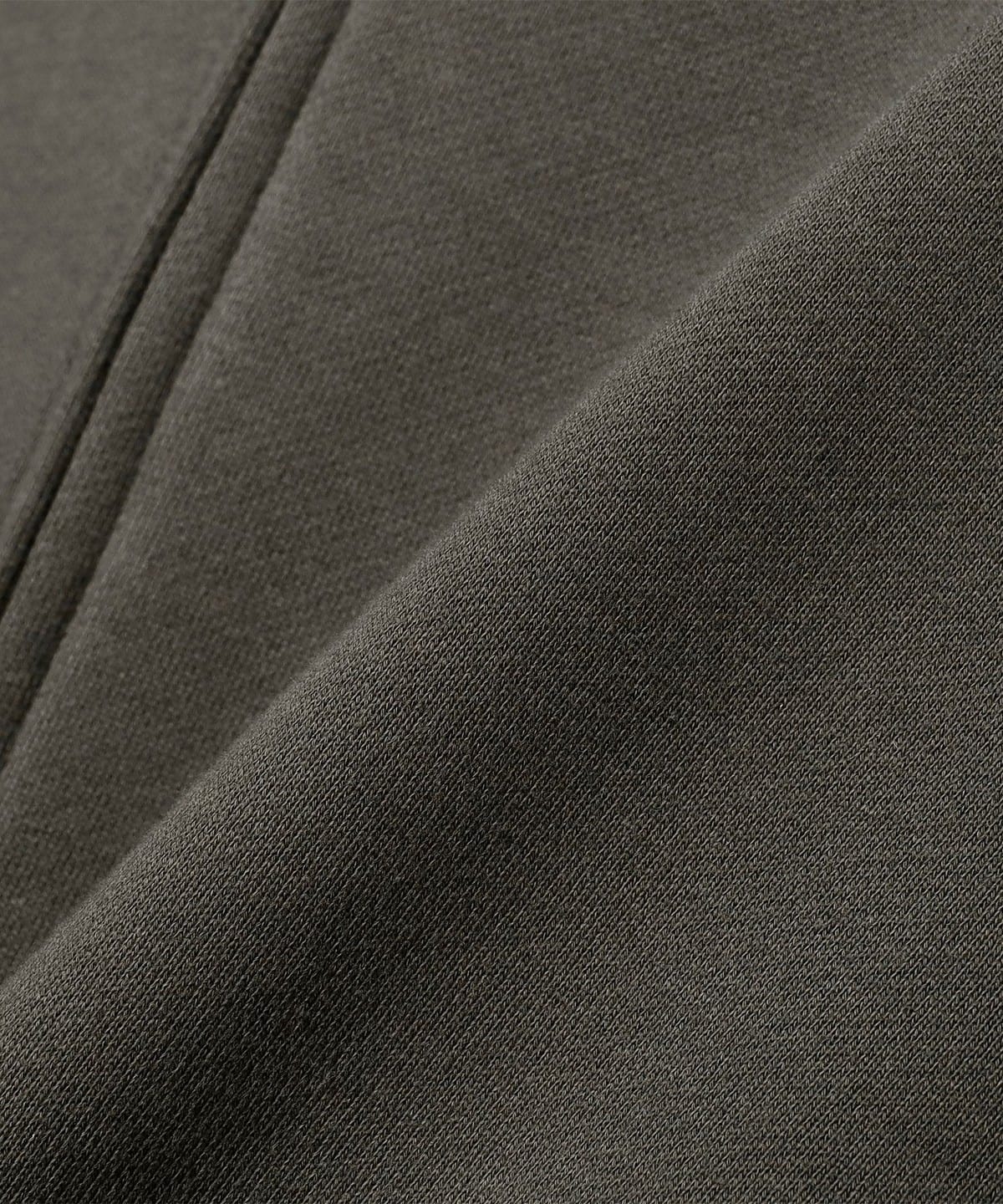 BEAMS T（ビームスT）【別注】Seventh / UTILITY V2 ZIPPED HOODIE