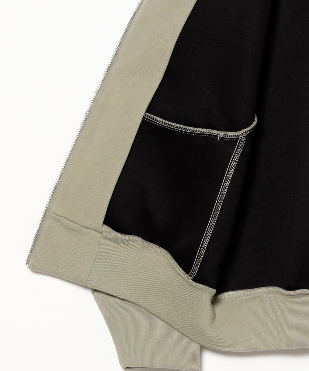 BEAMS T（ビームスT）【別注】Seventh / UTILITY V2 ZIPPED HOODIE