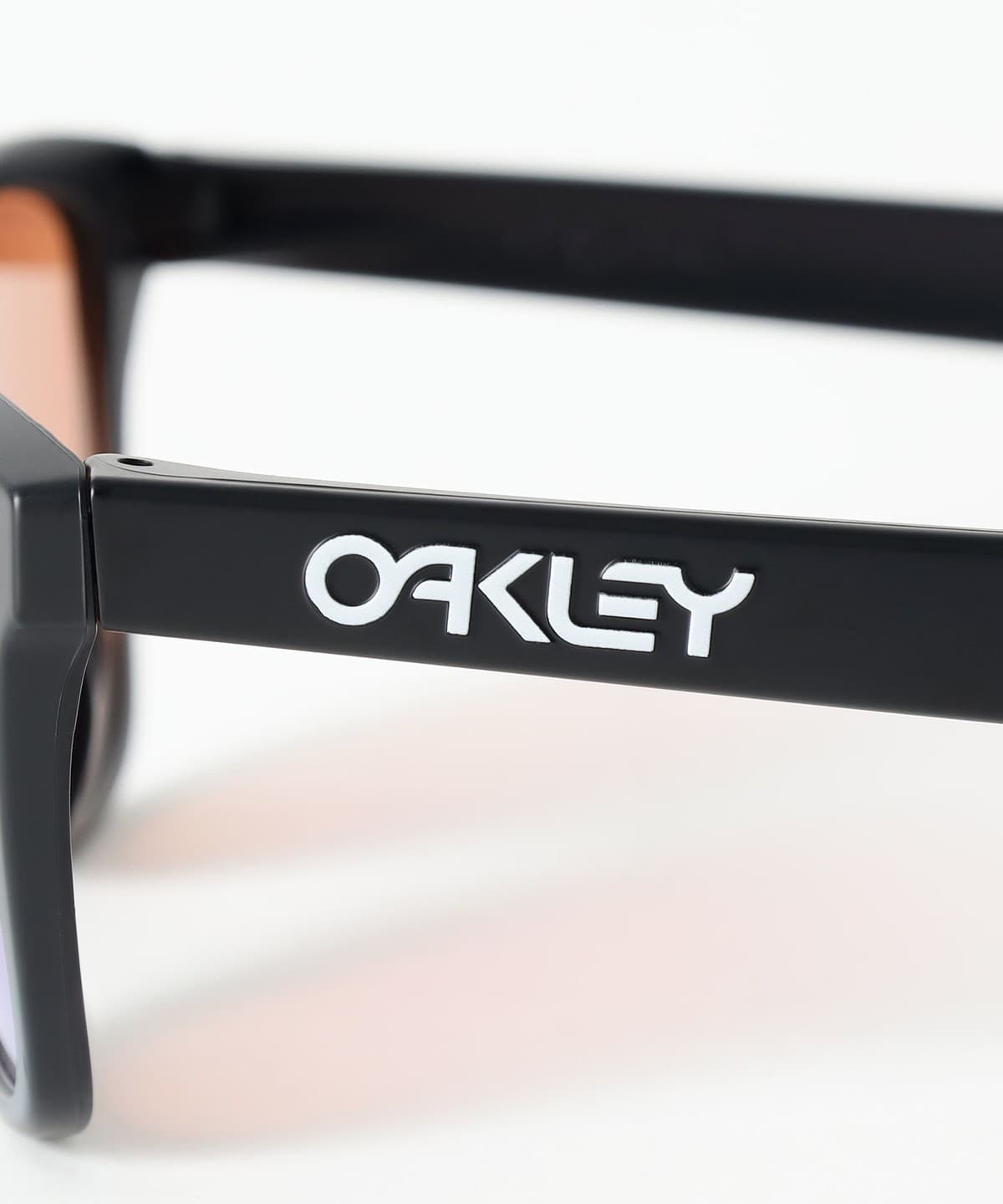 BEAMS GOLF（ビームス ゴルフ）【ショップ限定】OAKLEY / Frogskins(R