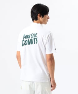 〈MEN〉【別注】PARK SIDE DONUTS / 【DRY・UV・STRETCH】フラッグロゴ モックネックシャツ．