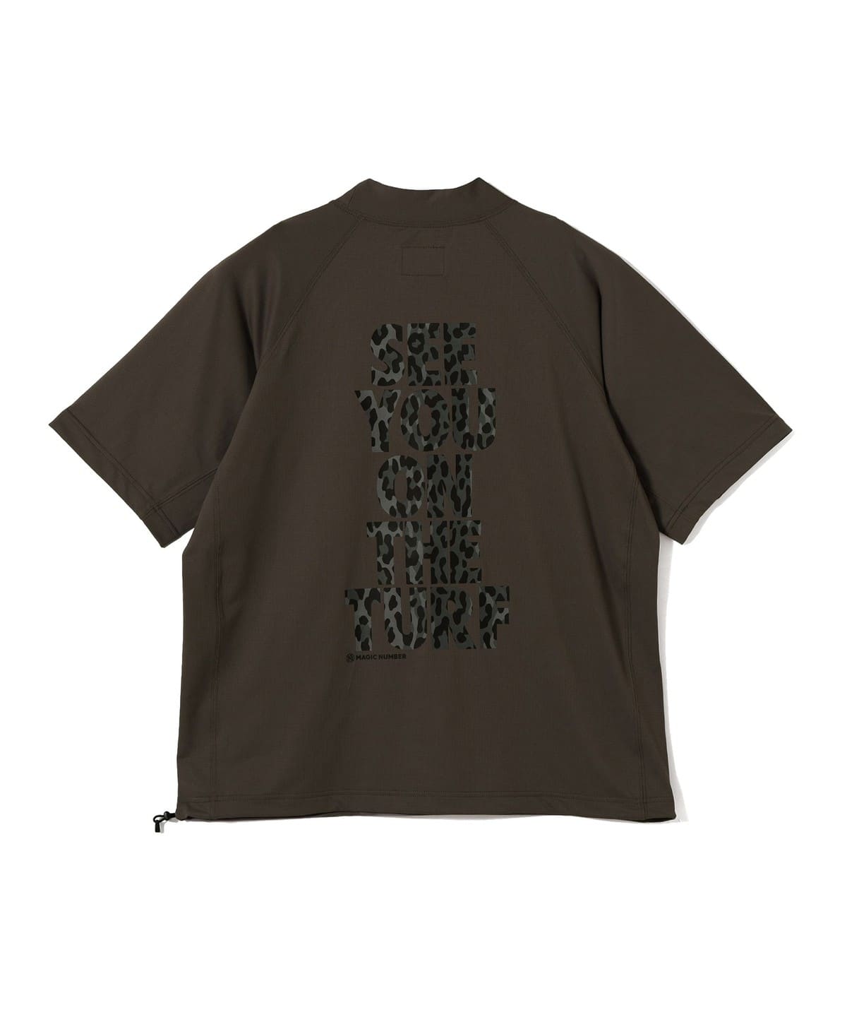 beams golf × magic number　モックネックシャツ　黒 BEAMS GOLF（ビームス ゴルフ）【別注】MAGIC NUMBER / レオパードロゴ