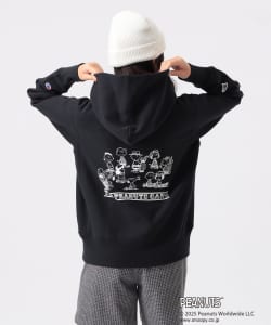 〈WOMEN〉【別注】Champion / THE PEANUTS GANG リバースウィーブ(R) パーカー