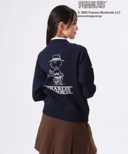 〈WOMEN〉PEANUTS チャーリー・ブラウン プルオーバーニット.