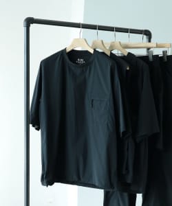 ▲ マルチファンクション ZIPポケット Tシャツ