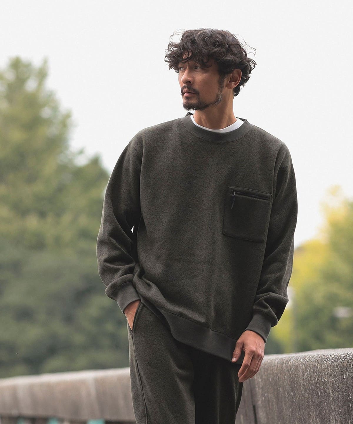 ライトフリース クルーネック スウェット トップス MEN OLIVE S ライトフリース クルーネック スウェット トップス MEN OLIVE S