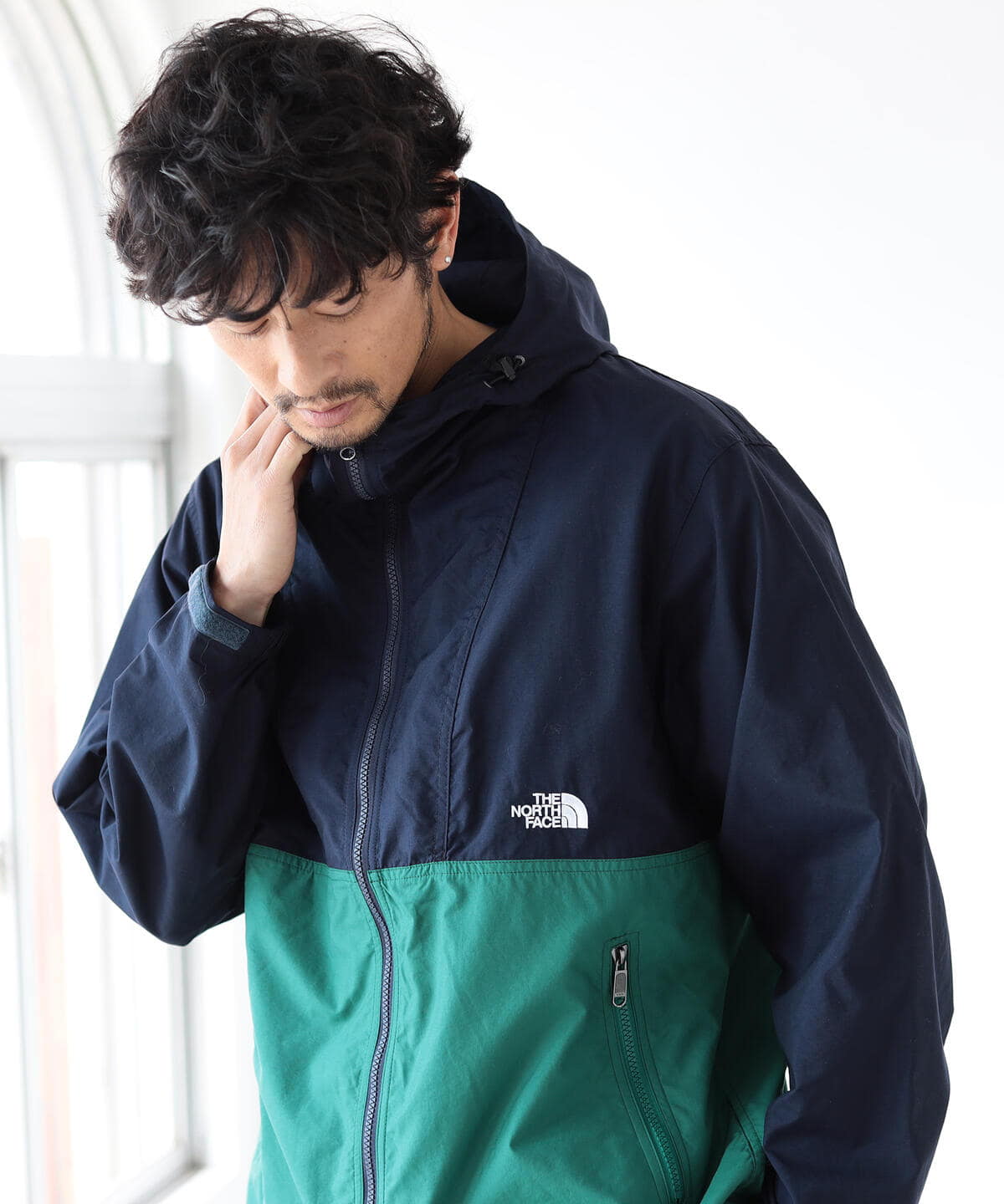 ザノースフェイス THE NORTH FACE ナイロンパーカー メンズL