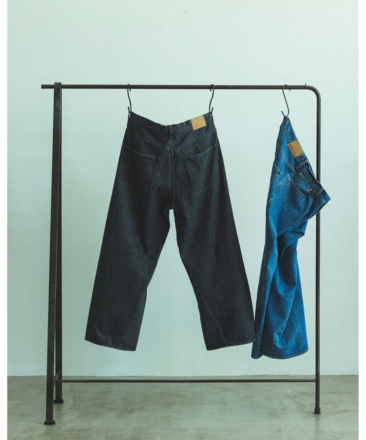 【別注】NEEDBY heritage / jonathan パンツ MEN DARK GREY M 【別注】NEEDBY heritage / jonathan パンツ MEN DARK GREY M