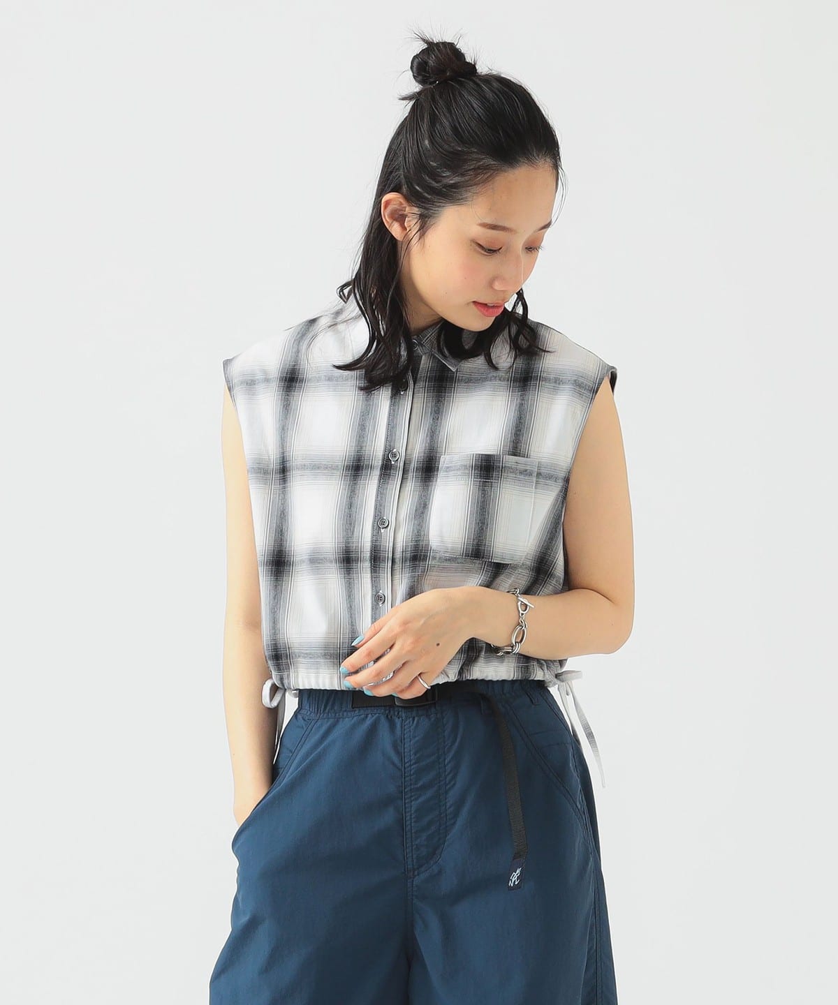 オンブレ ノースリーブ シャツ(S M) シャツ・ブラウス WOMEN OFF WHITE×BLACK M オンブレ ノースリーブ シャツ(S M) シャツ・ブラウス WOMEN OFF WHITE×BLACK M