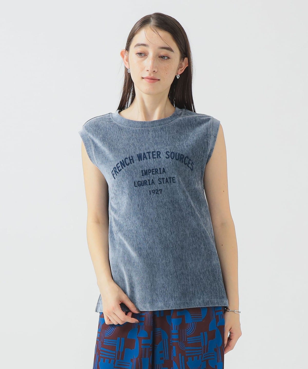ベロア フロッキー プリント Tシャツ Tシャツ・カットソー WOMEN GREYISH BLUE ONE SIZE ベロア フロッキー プリント Tシャツ Tシャツ・カットソー WOMEN GREYISH BLUE ONE SIZE