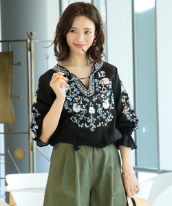 B:MING by BEAMS / 刺繍スキッパーブラウス