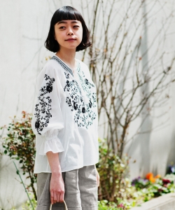 B:MING by BEAMS / 刺繍スキッパーブラウス