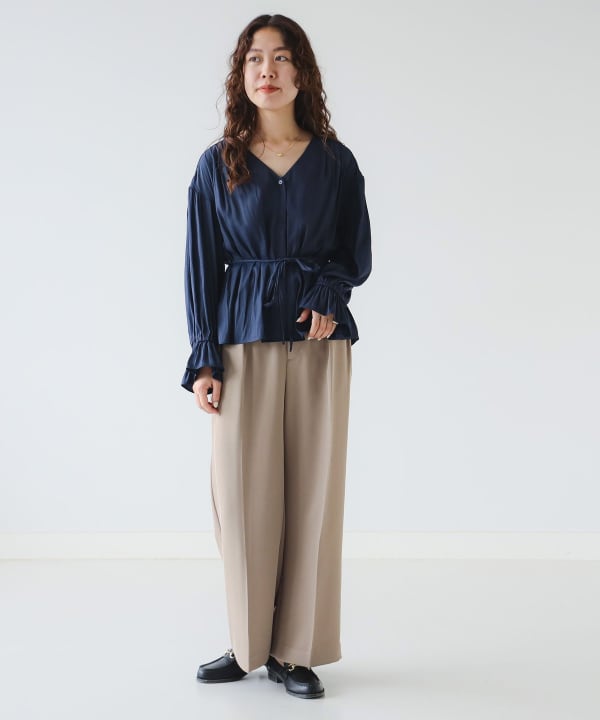 てて様 B:MING by BEAMS（ビーミング by ビームス）Vネック ギャザー