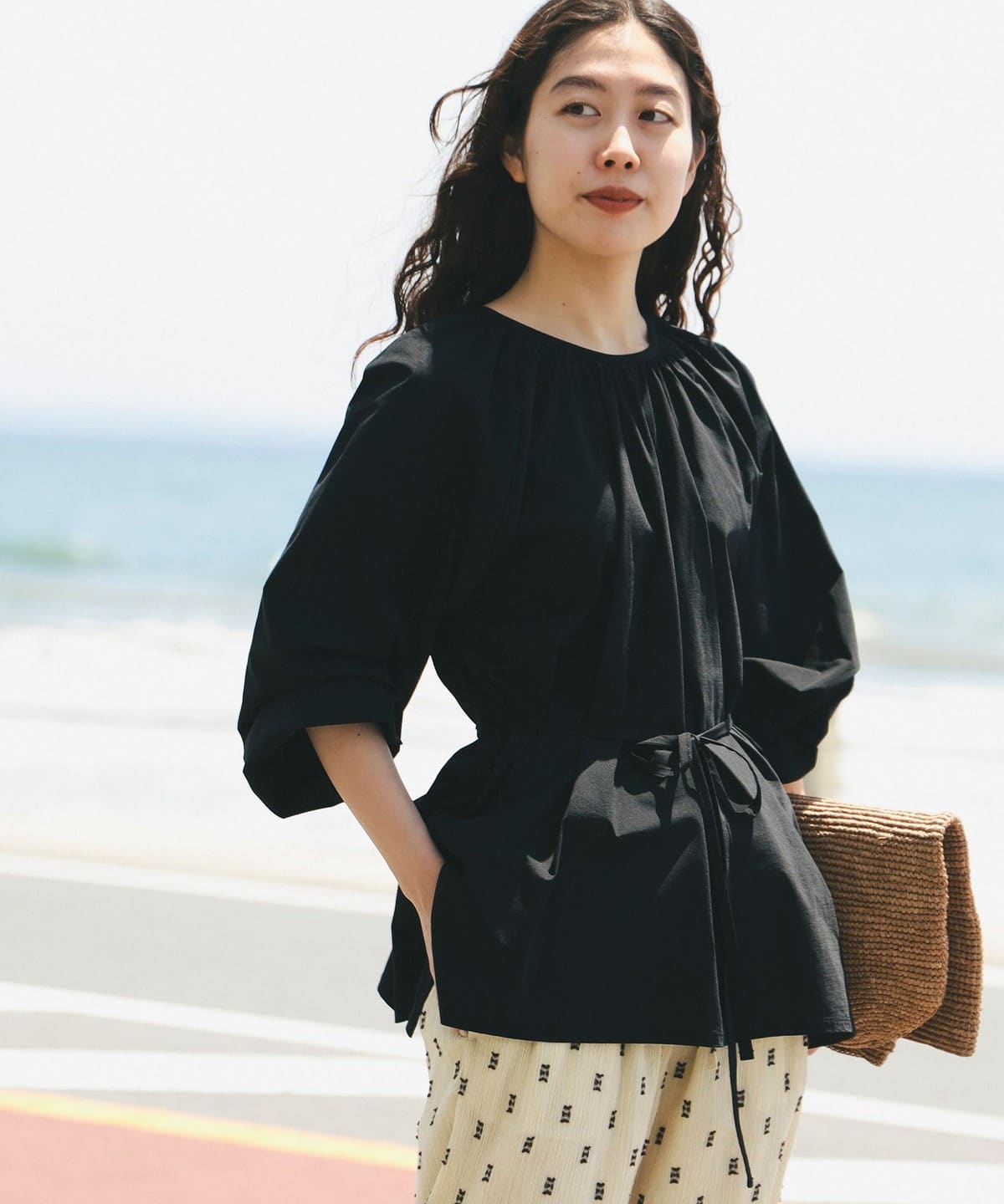ランド アンド ウォーター UV ギャザー トップス シャツ・ブラウス WOMEN BLACK ONE SIZE ランド アンド ウォーター UV ギャザー トップス シャツ・ブラウス WOMEN BLACK ONE SIZE
