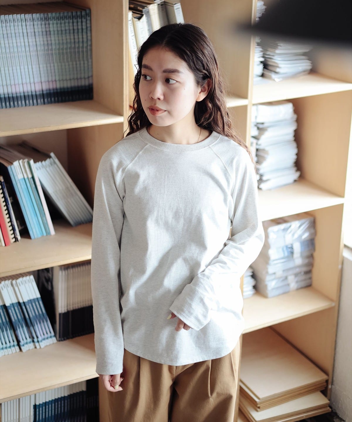 SIMPLE YET オリジナルコットン クルーネック Tシャツ 24FW Tシャツ・カットソー WOMEN OATMEAL S SIMPLE YET オリジナルコットン クルーネック Tシャツ 24FW Tシャツ・カットソー WOMEN OATMEAL S