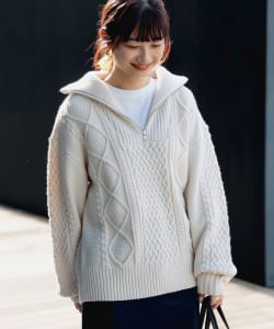 ▲袖フォルム ハーフジップ ニット