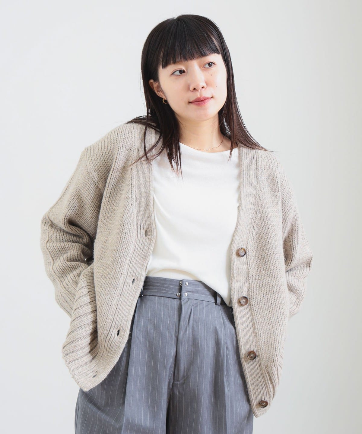 エドワード Vネック ニット カーディガン トップス WOMEN BEIGE ONE SIZE エドワード Vネック ニット カーディガン トップス WOMEN BEIGE ONE SIZE