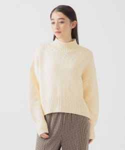 バック スリット ハイネック