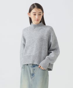 バック スリット ハイネック