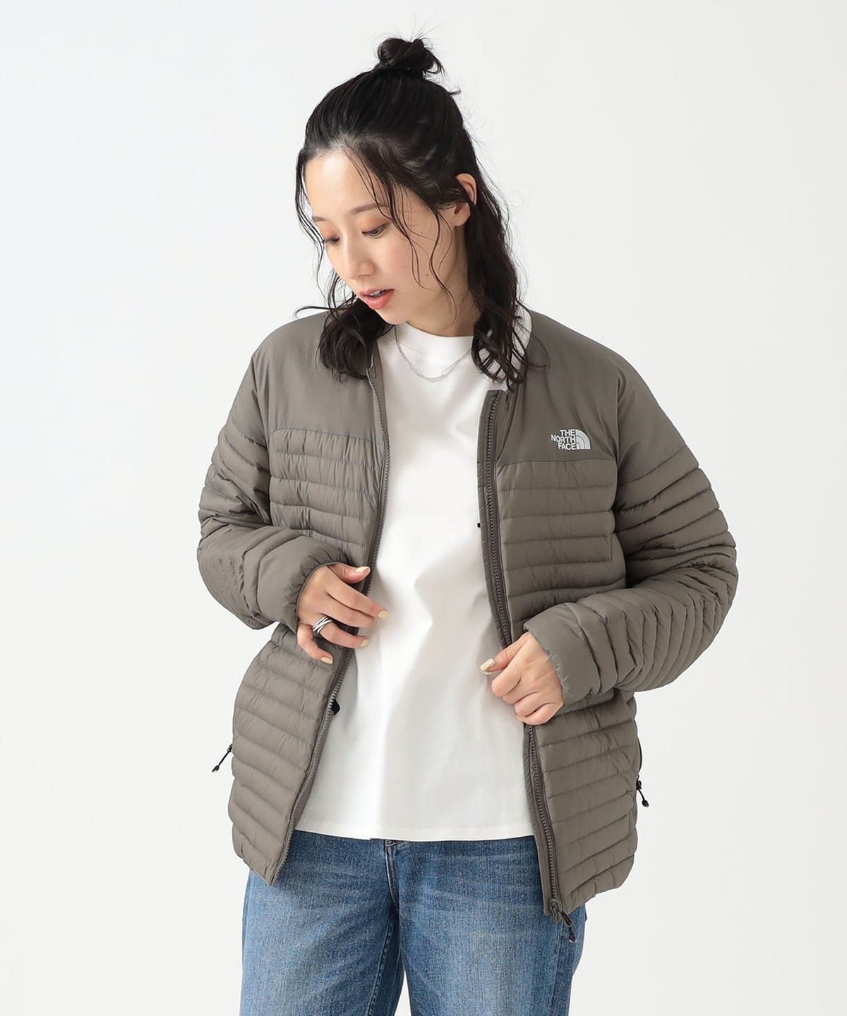 THE NORTH FACE ザ・ノース・フェイス / サンダー ラウンドネック ジャケット NY82511 ブルゾン WOMEN マッシュルーム M THE NORTH FACE ザ・ノース・フェイス / サンダー ラウンドネック ジャケット NY82511 ブルゾン WOMEN マッシュルーム M