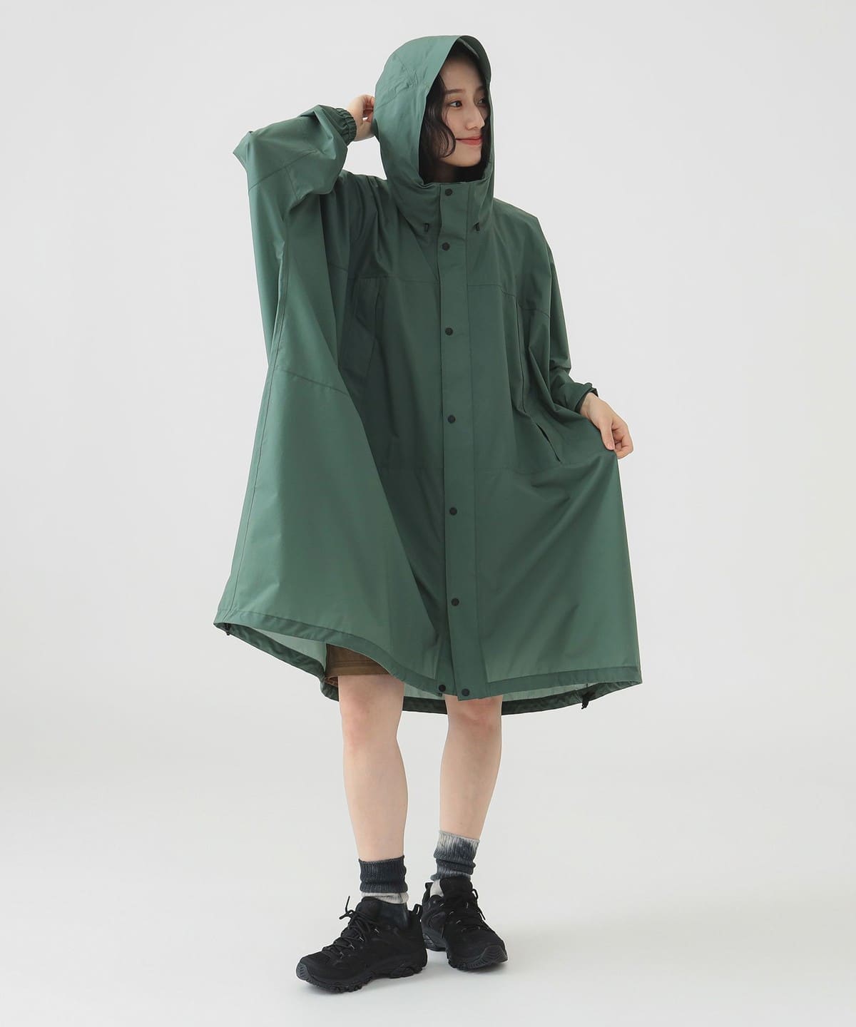 新品タグ付きagnes b x arena ポンチョレインコート NERGY(ナージー) / 【agnes b.×arena】【UNISEX】撥水＆UV パラ