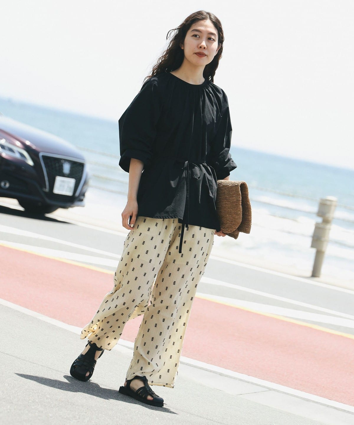 【値下中】BEAMS COUTURE バラ刺繍キルティングパンツ BEAMS COUTURE バラ刺繍キルティングパンツ