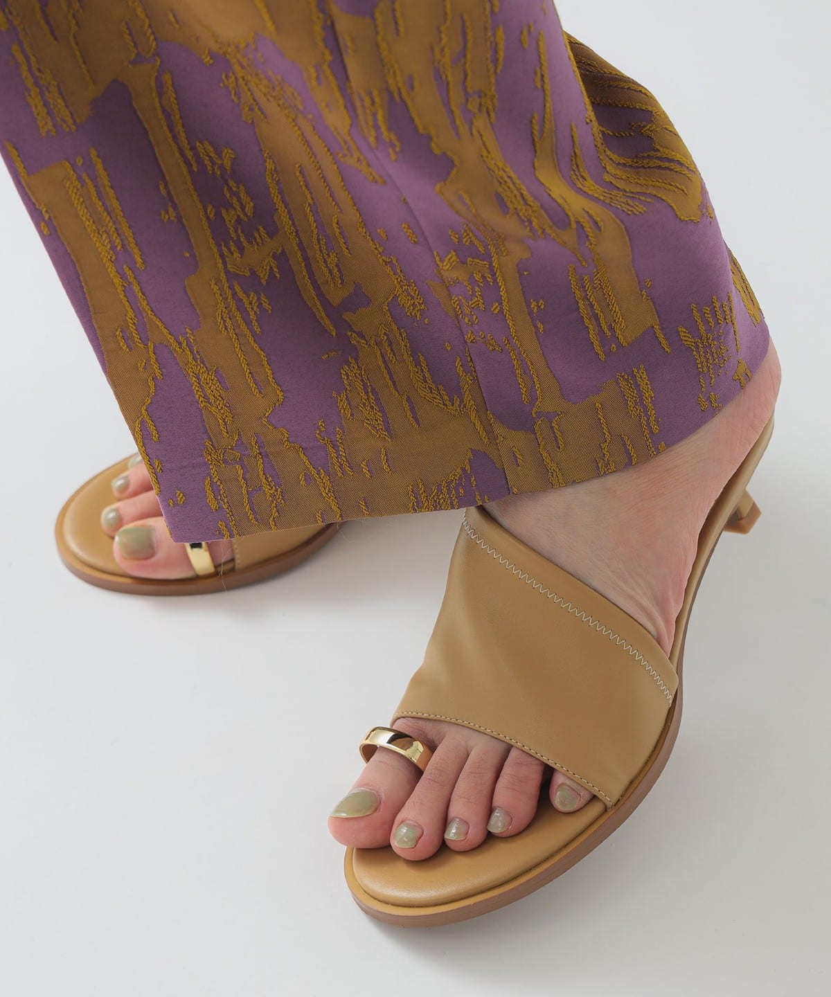 LE VERNIS / Toe ring サンダル(23.5 24.5cm) シューズ WOMEN BEIGE 23.5 LE VERNIS / Toe ring サンダル(23.5 24.5cm) シューズ WOMEN BEIGE 23.5