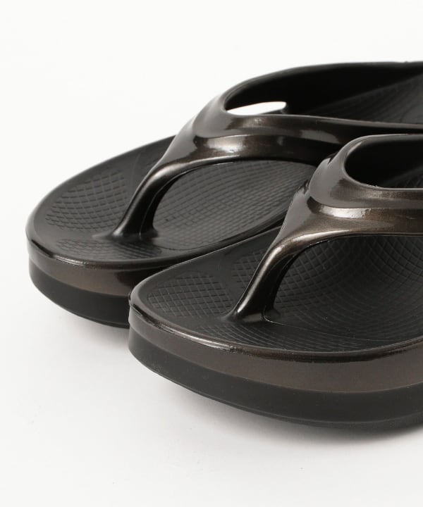 ビームス限定 OOFOS OOmega EXCLUSIVE 27cm BEAMS お揃いでも】あの人気モデルのメンズサイズが登場！｜ビームス