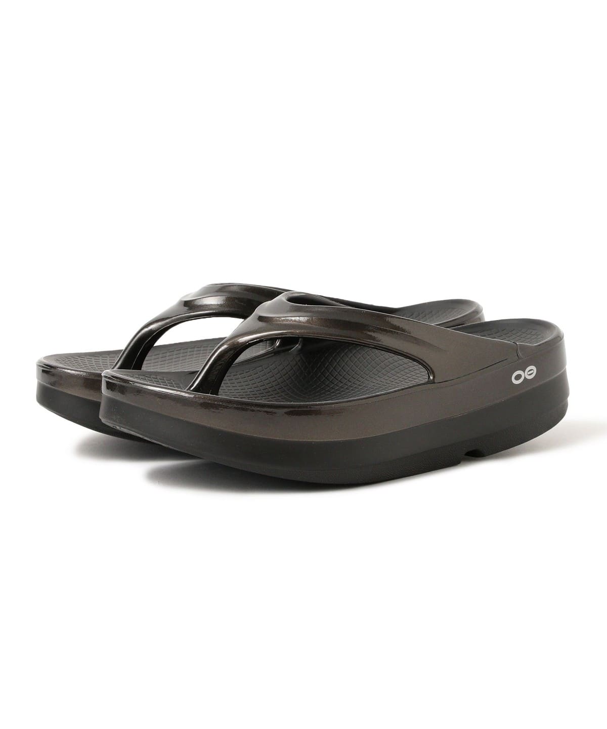 【リカバリーサンダル】OOFOS ウーフォス / OOmega Luxe(23 25cm) シューズ WOMEN TITANIUM MIRROR 24(M5/W7) 【リカバリーサンダル】OOFOS ウーフォス / OOmega Luxe(23 25cm) シューズ WOMEN TITANIUM MIRROR 24(M5/W7)