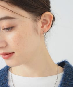 モダン ループ ピアス