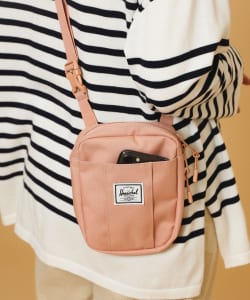 ▲Herschel Supply / CRUZ ボディバッグ