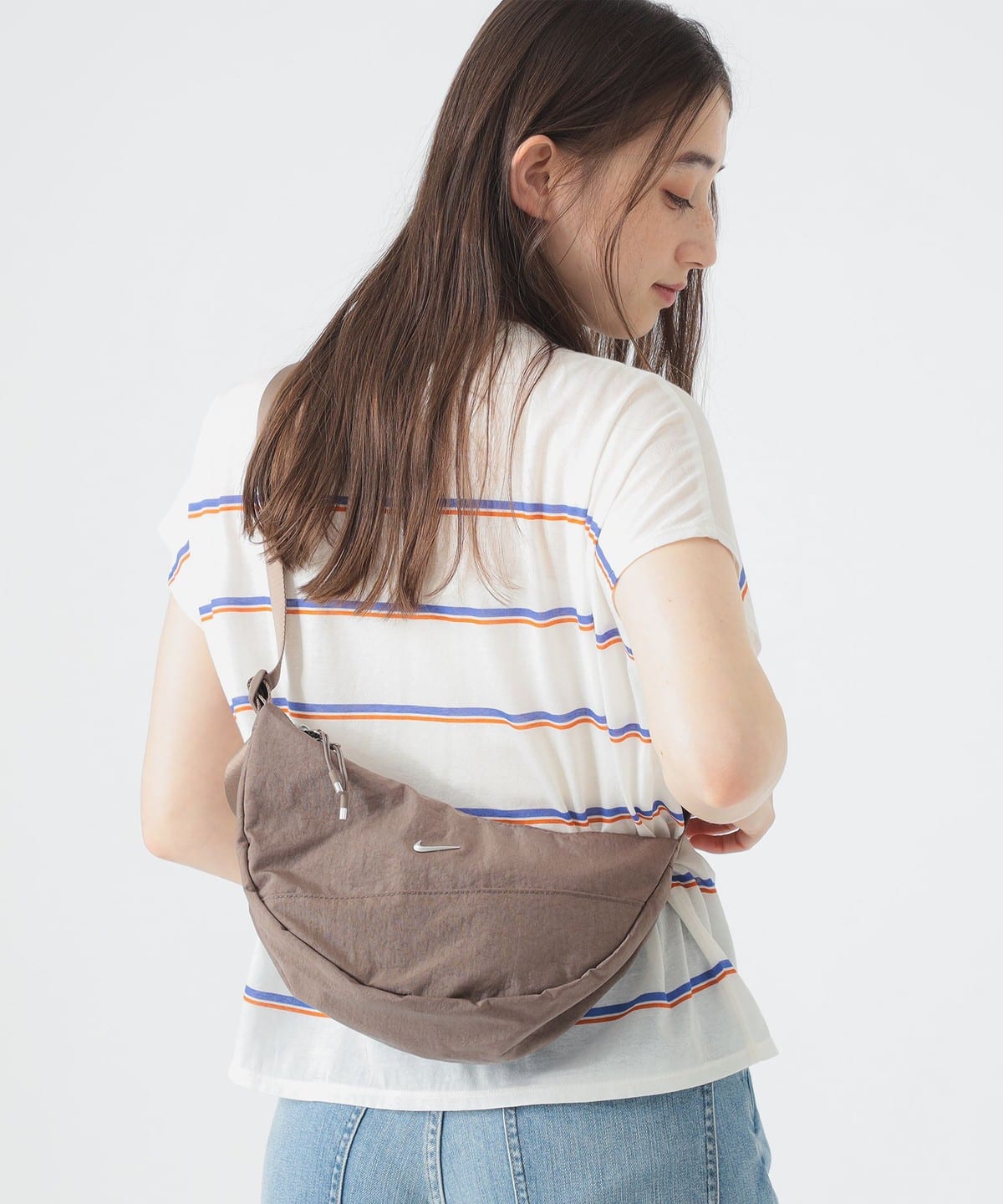 NIKE ナイキ / クレセント クロスボディバッグ バッグ WOMEN MINK BROWN ONE SIZE NIKE ナイキ / クレセント クロスボディバッグ バッグ WOMEN MINK BROWN ONE SIZE