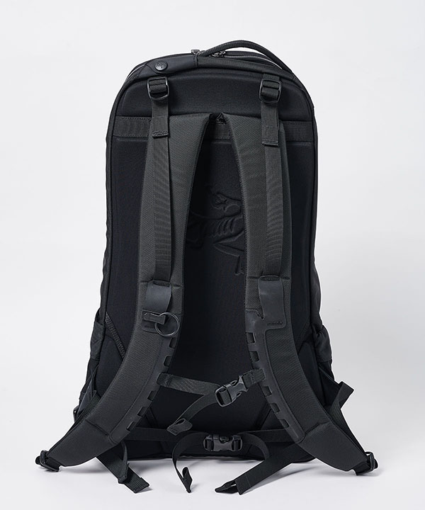 BEAMS ARC'TERYX / 男裝背包ARRO 22L（包包後背包）網購｜BEAMS