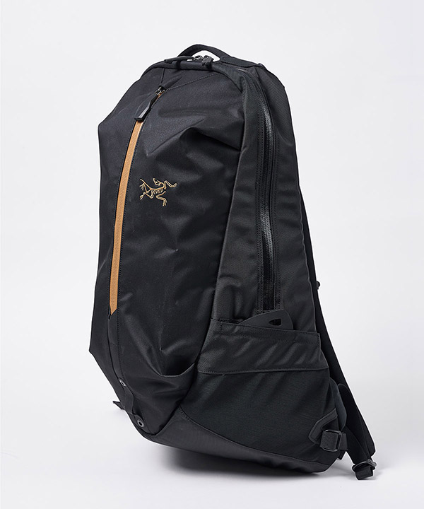 BEAMS ARC'TERYX / 男裝背包ARRO 22L（包包後背包）網購｜BEAMS